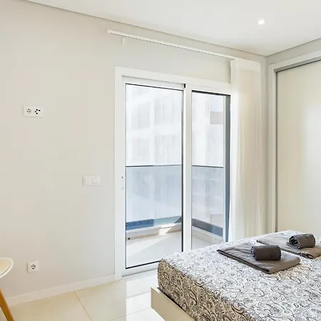 Bright 2br In Da Rocha - 5 Minutes To *