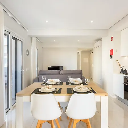 Bright 2br In Da Rocha - 5 Minutes To